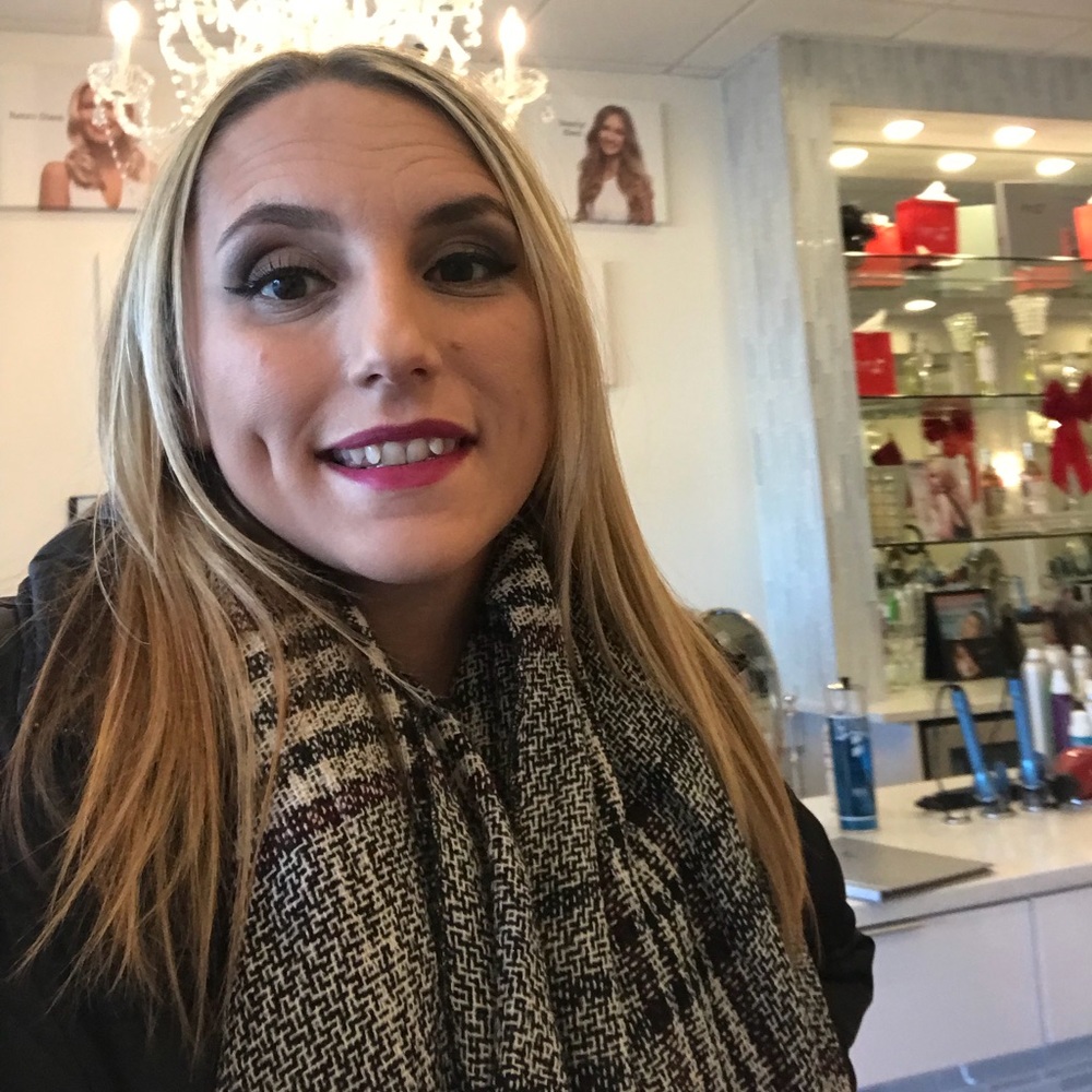 Meet your Posher, Angela